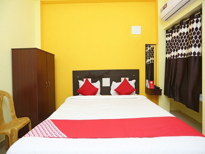 Oyo 26560 Hotel Blue Moon