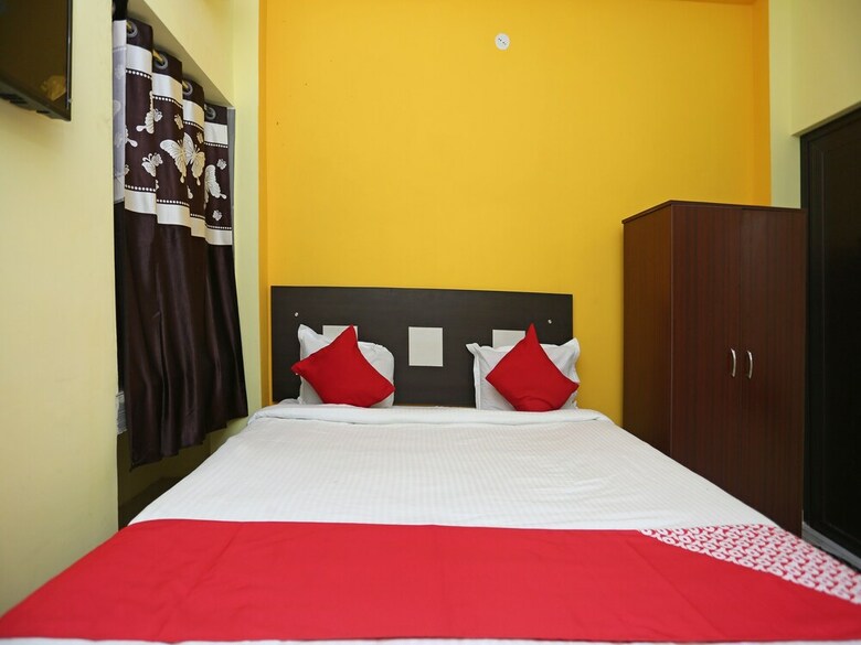 Oyo 26560 Hotel Blue Moon