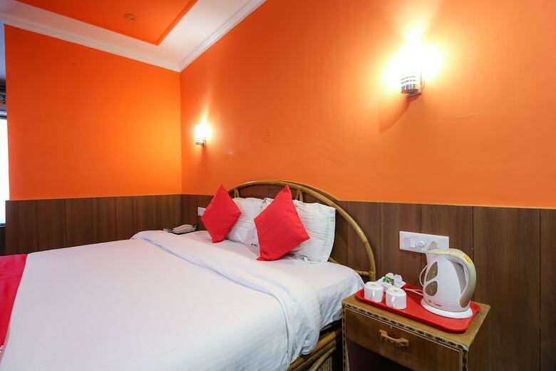 Oyo 8367 Hotel The Woodz