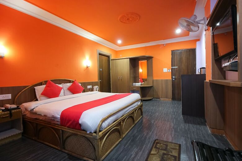 Oyo 8367 Hotel The Woodz