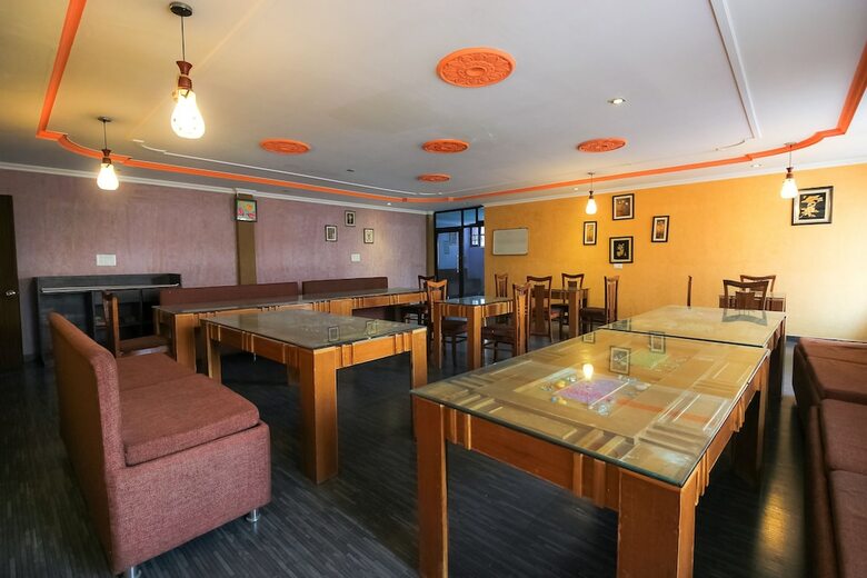 Oyo 8367 Hotel The Woodz