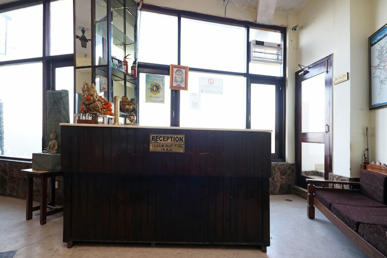 Hotel Oyo 19947 Akanksha Anand Plaza