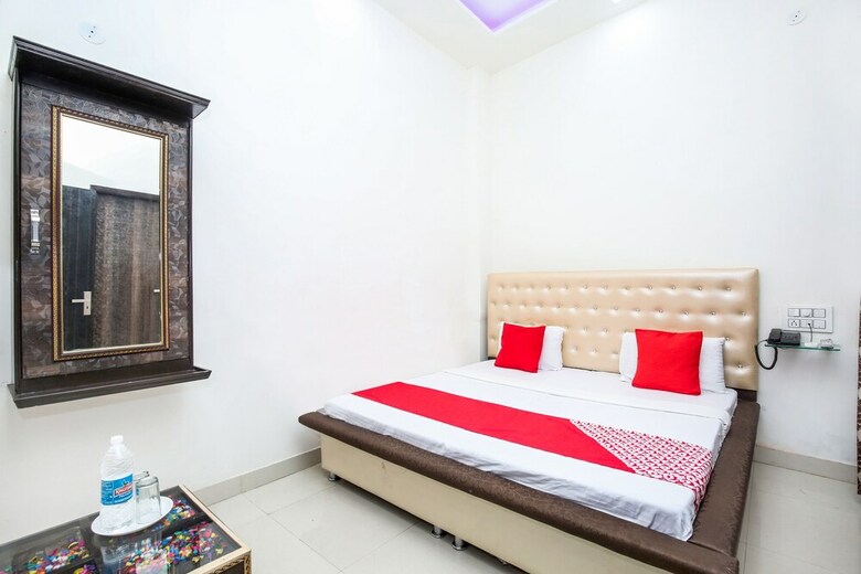 Oyo 24851 Hotel R Continental