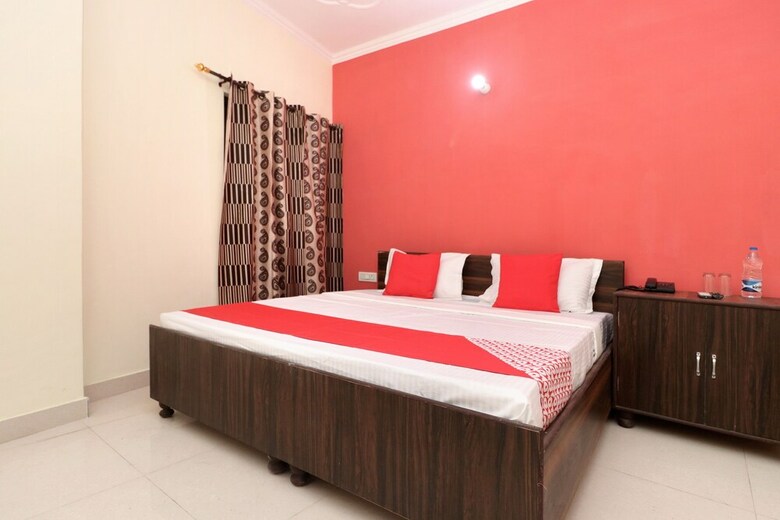 Oyo 27670 Ts Hotel
