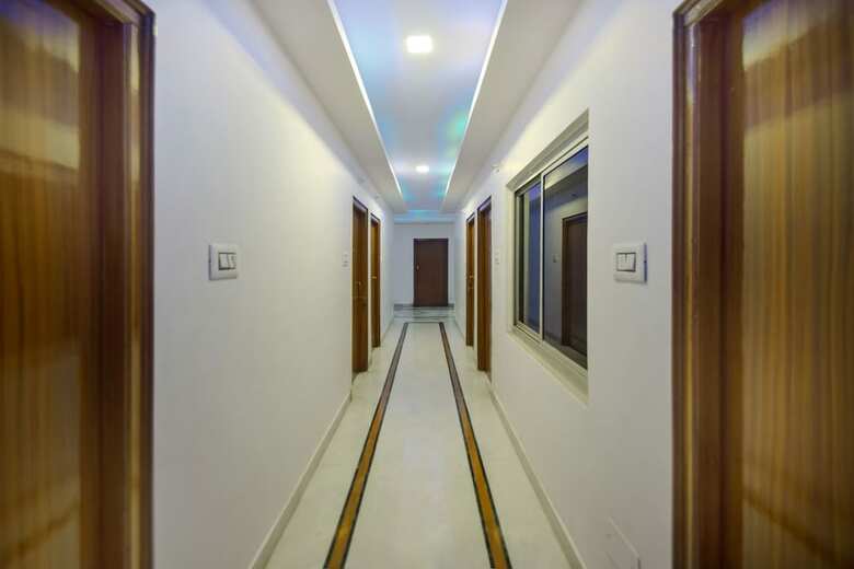 Oyo 18671 Ashirwad Palace Hotel