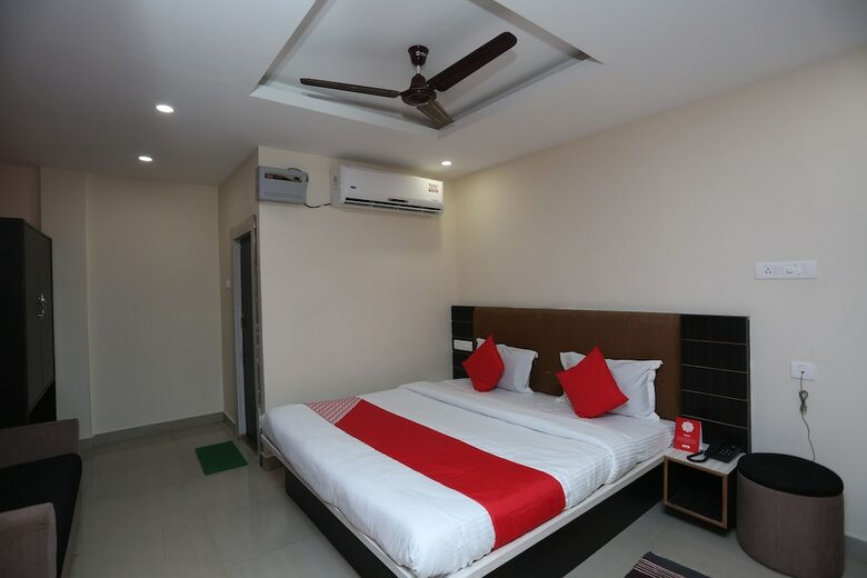 Oyo 27016 Hotel Sai Siddhi