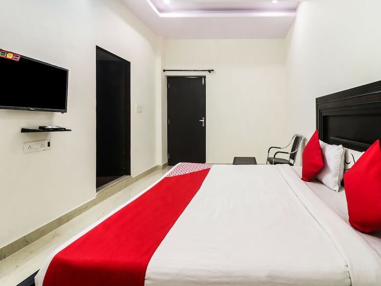 Hotel Oyo 26863 Raj Villa