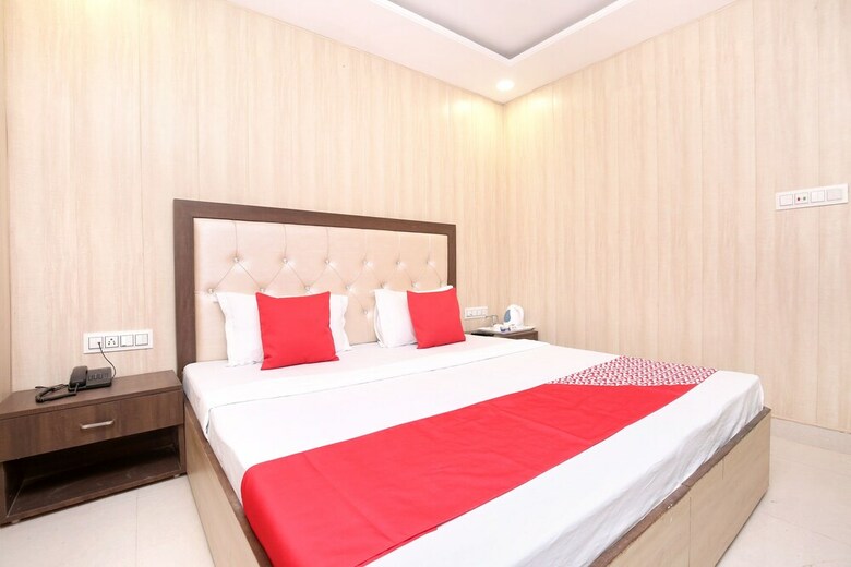Oyo 24501 Hotel Forever Inn