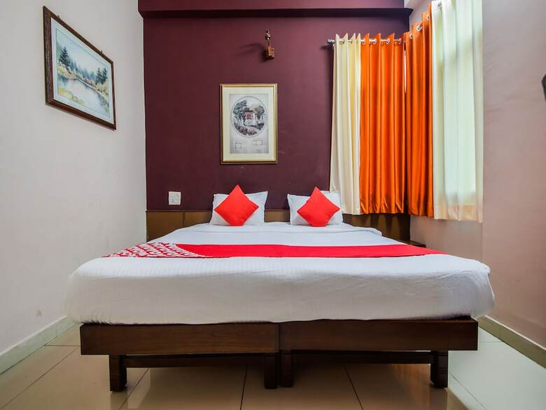 Oyo 23539 Hotel Sapphire