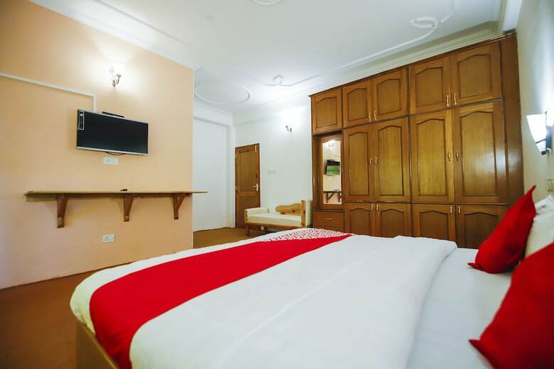 Hotel Oyo 18636 Cordial Inn