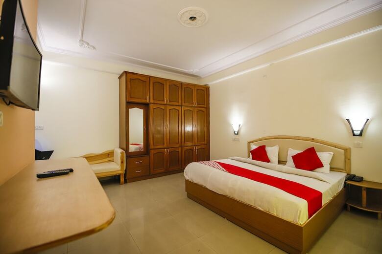 Hotel Oyo 18636 Cordial Inn