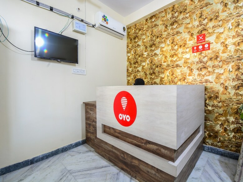 Hotel Oyo 19463 Sapphire Palace