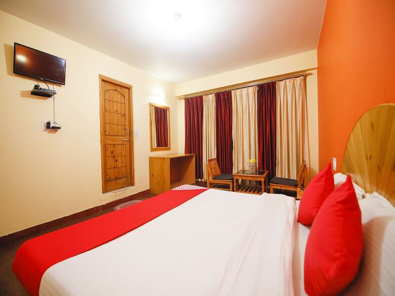 Oyo 27062 Hotel Green View