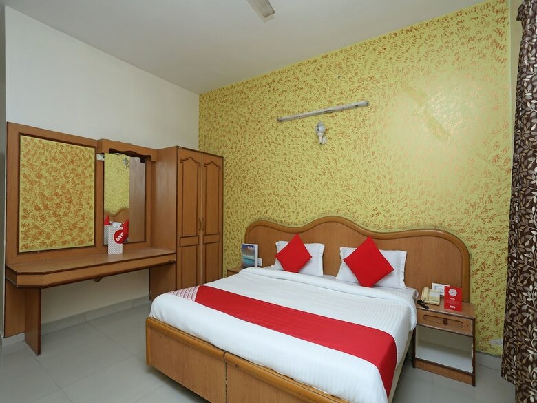 Oyo 16906 Hotel Balsons