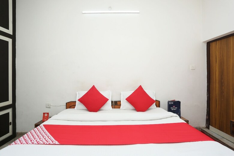 Oyo 26771 Hotel Lotus Inn