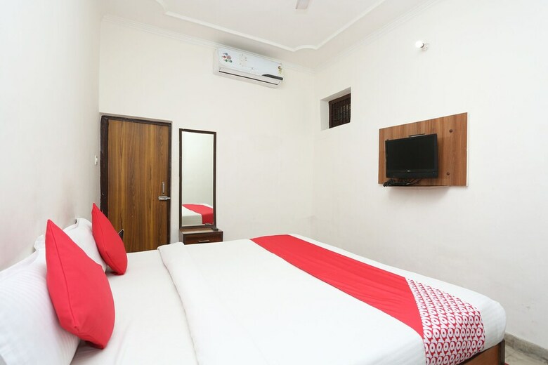 Oyo 26771 Hotel Lotus Inn