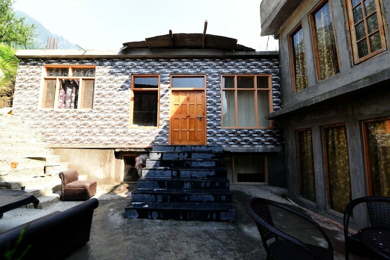 Hotel Oyo 15268 Villa Heritage Cottage
