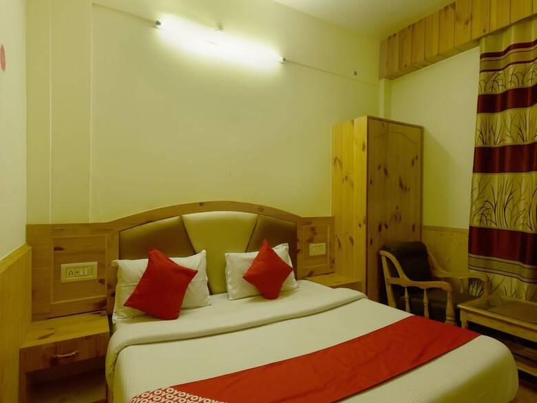 Hotel Oyo 17358 D K Residency