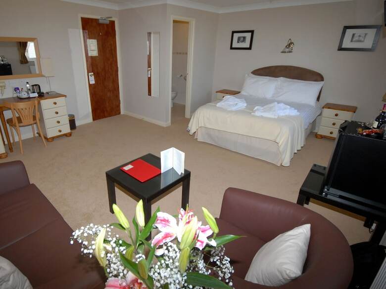 Riviera Lodge Hotel