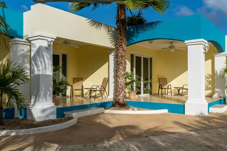 Hotel Aqua Viva Suites