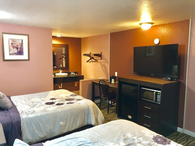 Annie Oakley Motel Oakley