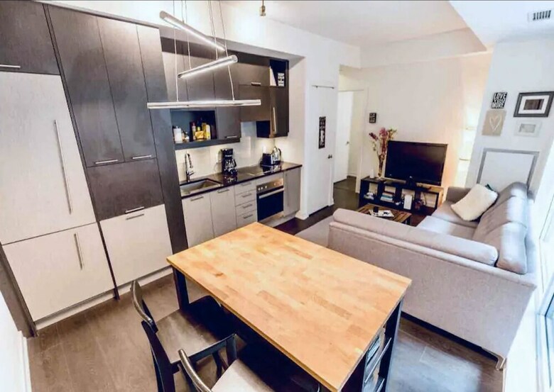 Homehop - Entertainment District