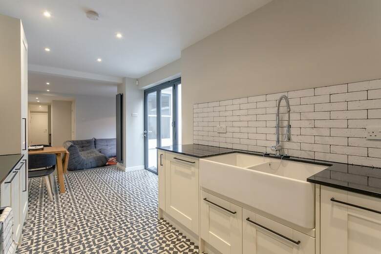 Apartamentos Spacious 1 Bedroom Flat With Garden