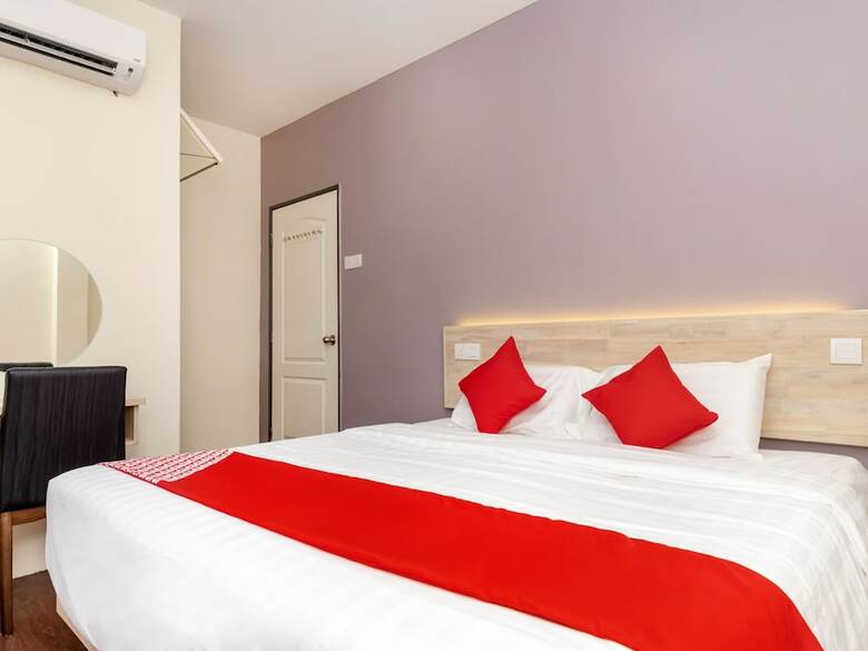 Oyo 778 Bmw 2 Hotel
