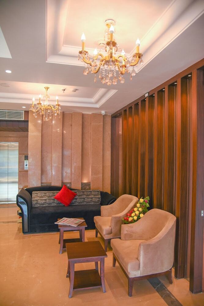 Hotel Bharawan Clarks Inn Express