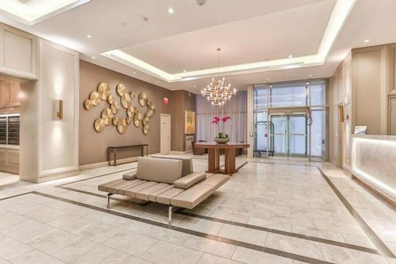 Apartamentos Luxury Yorkville Downtown Condo