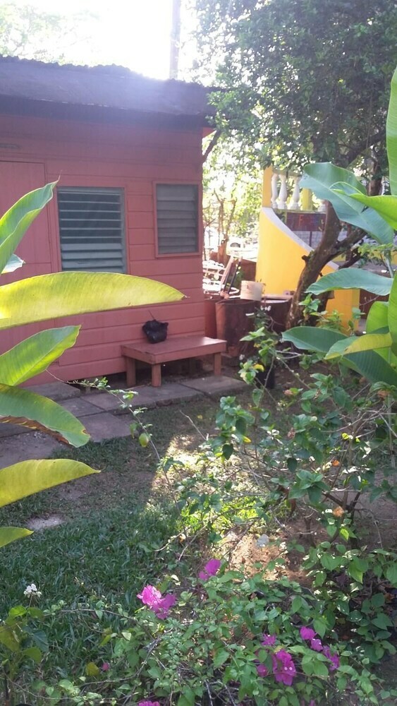 Hotel Secret Cabins At Firefly Beach