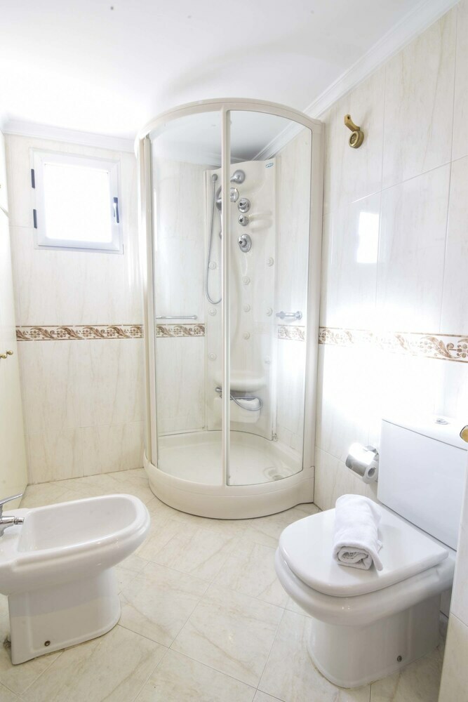 Apartamentos Letmalaga Babel