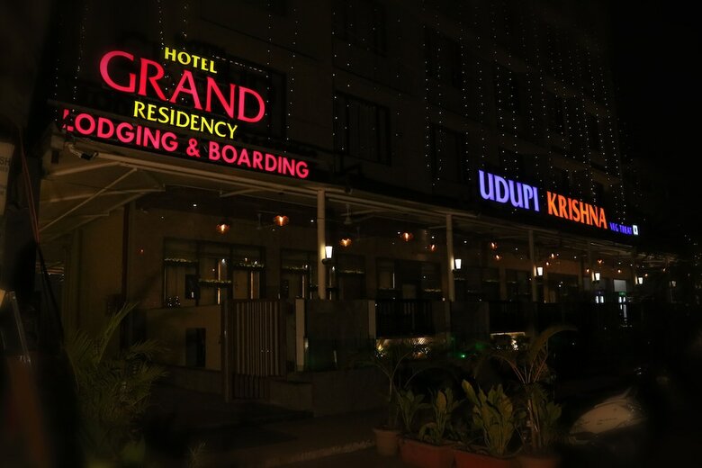 Hotel Grand Residency