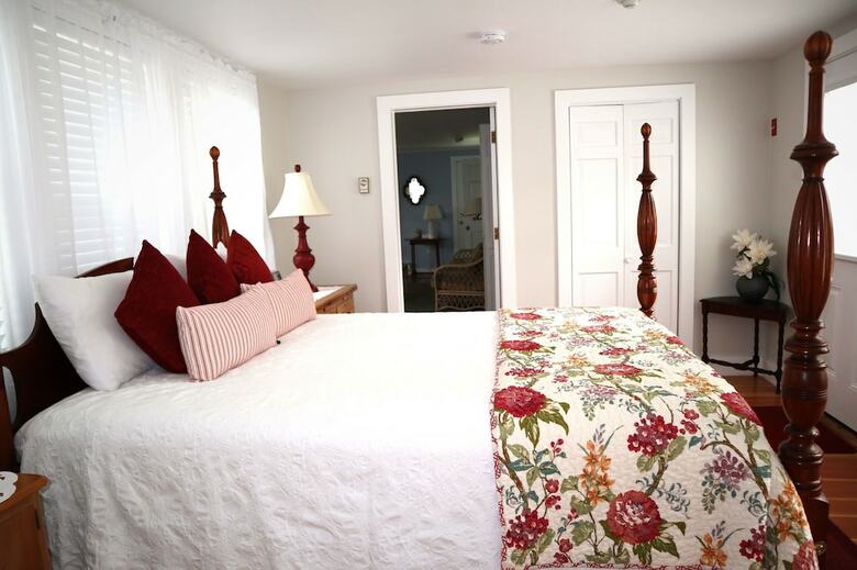 Bed & Breakfast Whalewalk Inn And Spa