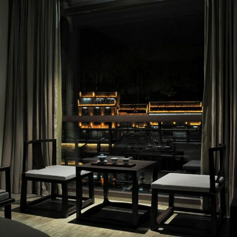 Floral Hotel Fenghuang Molan Riverview