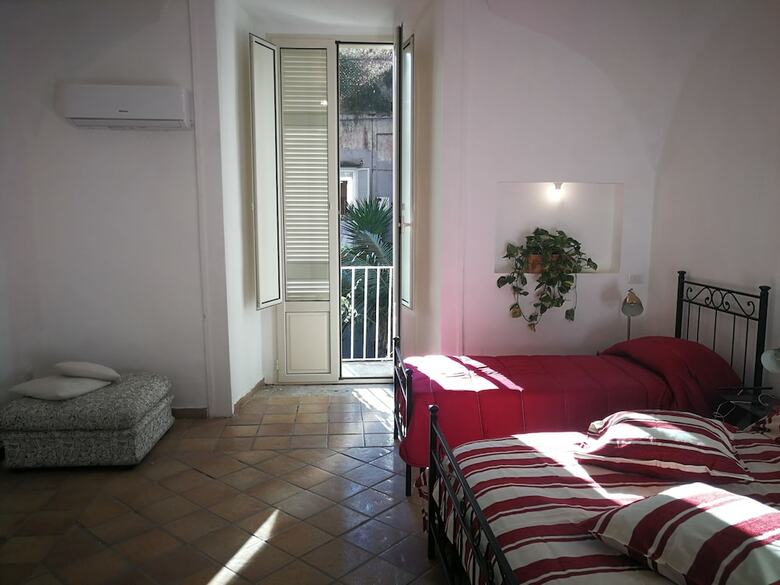 Bed & Breakfast Spanish Palace Rooms, Apartment & Terrace