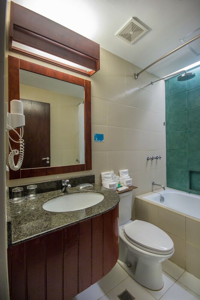 Hotel Microtel By Wyndham Mall Of Asia