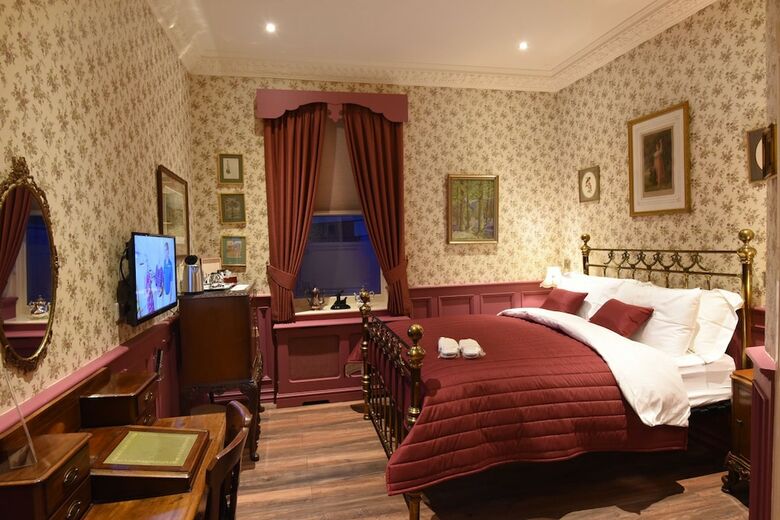 Hotel The Aston Tavern