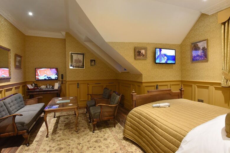 Hotel The Aston Tavern