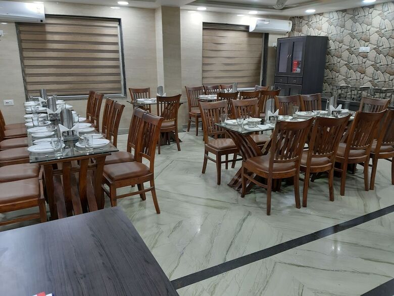 Hotel Chintpurni International