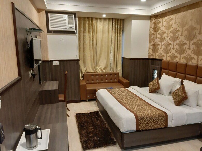 Hotel Chintpurni International