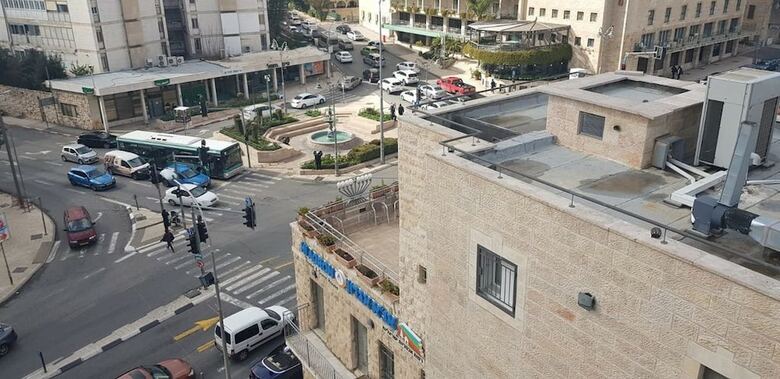 Art Apartment Near Mamilabest Location 2