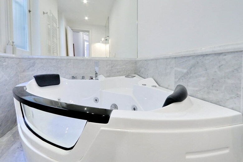 Prestigious Apartment Via Veneto