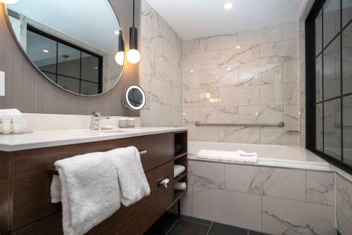 Sandman Signature Sherwood Park Hotel