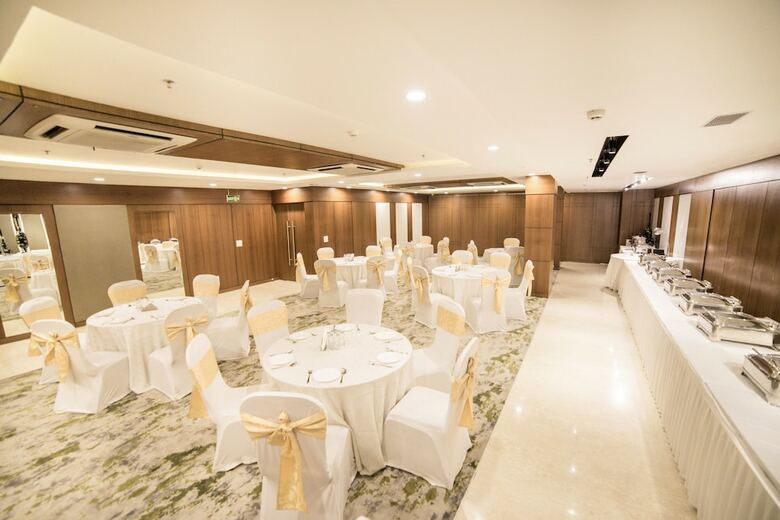 Hotel Effotel By Sayaji Gurugram