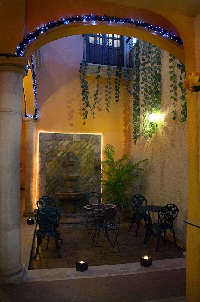 Maya Campeche Hotel