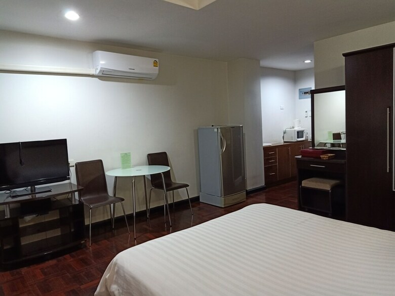 Hotel Le Vanvarothai Saladaeng Residence