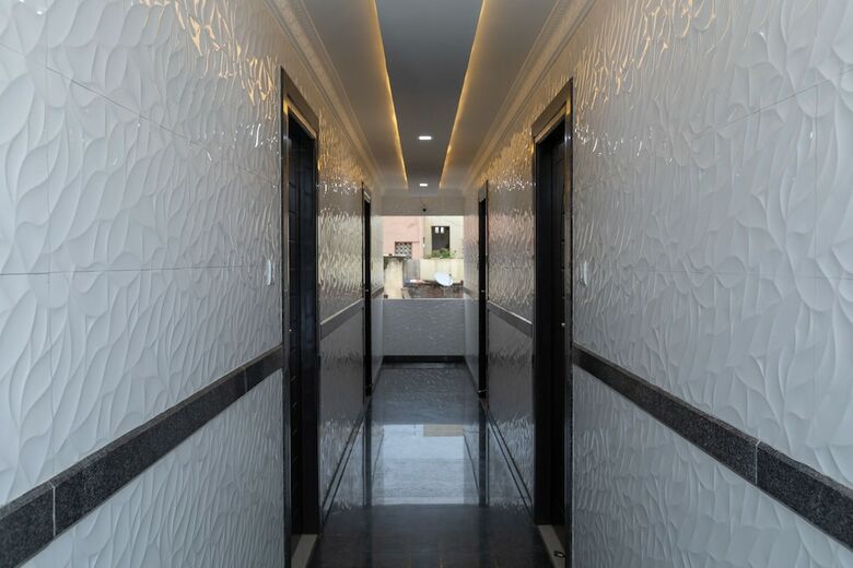 Hotel Oyo 17224 Swarnam Residency