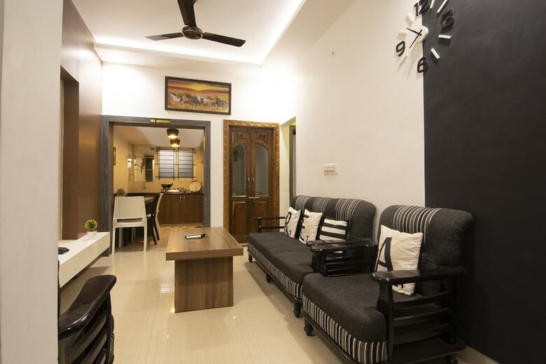 Hotel Oyo 23243 Kanasu Stay Home