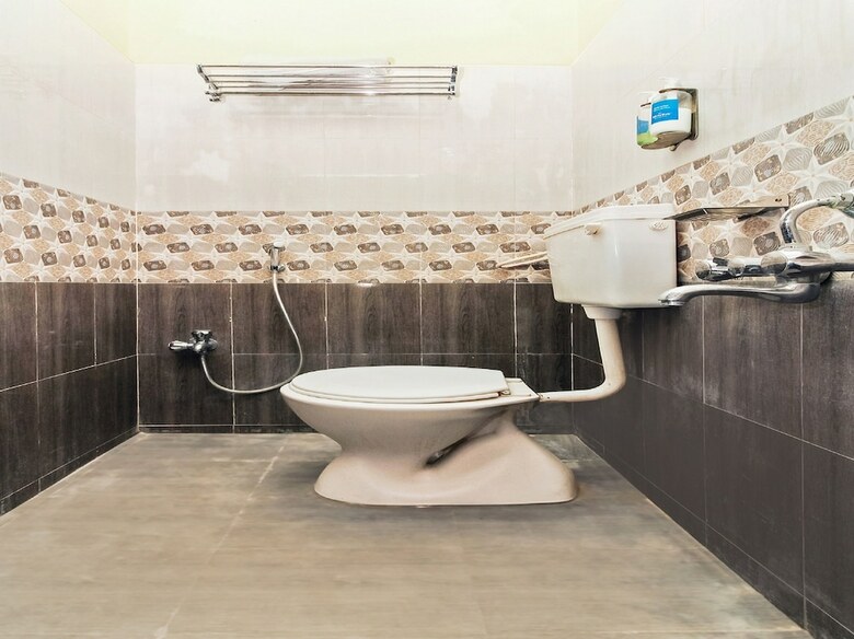 Hotel Silverkey Executive Stays 27824 Dharamkar Residency